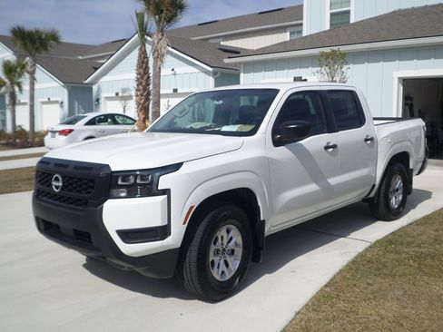 Used 2026 Nissan Frontier S image 2
