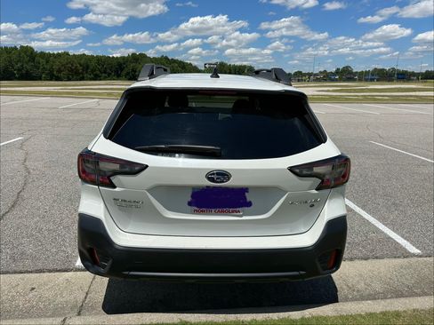 Used 2022 Subaru Outback Premium AWD/4WD image 6