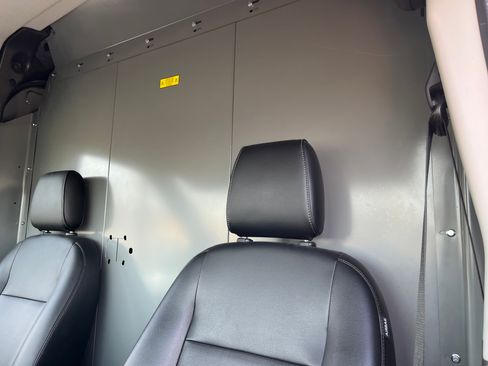 Used 2023 Ford Transit 250 Medium Roof image 4