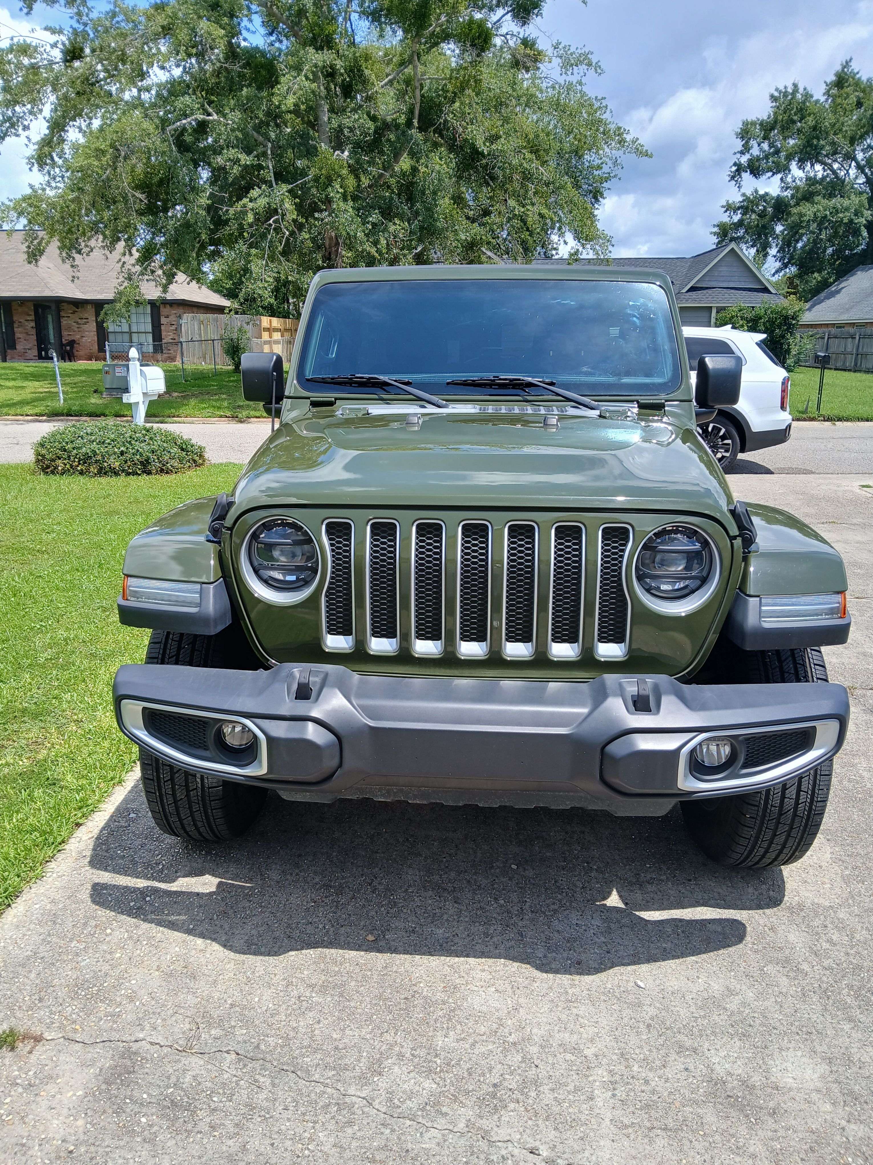 Used 2020 Jeep Wrangler Unlimited Sahara AWD/4WD image 1