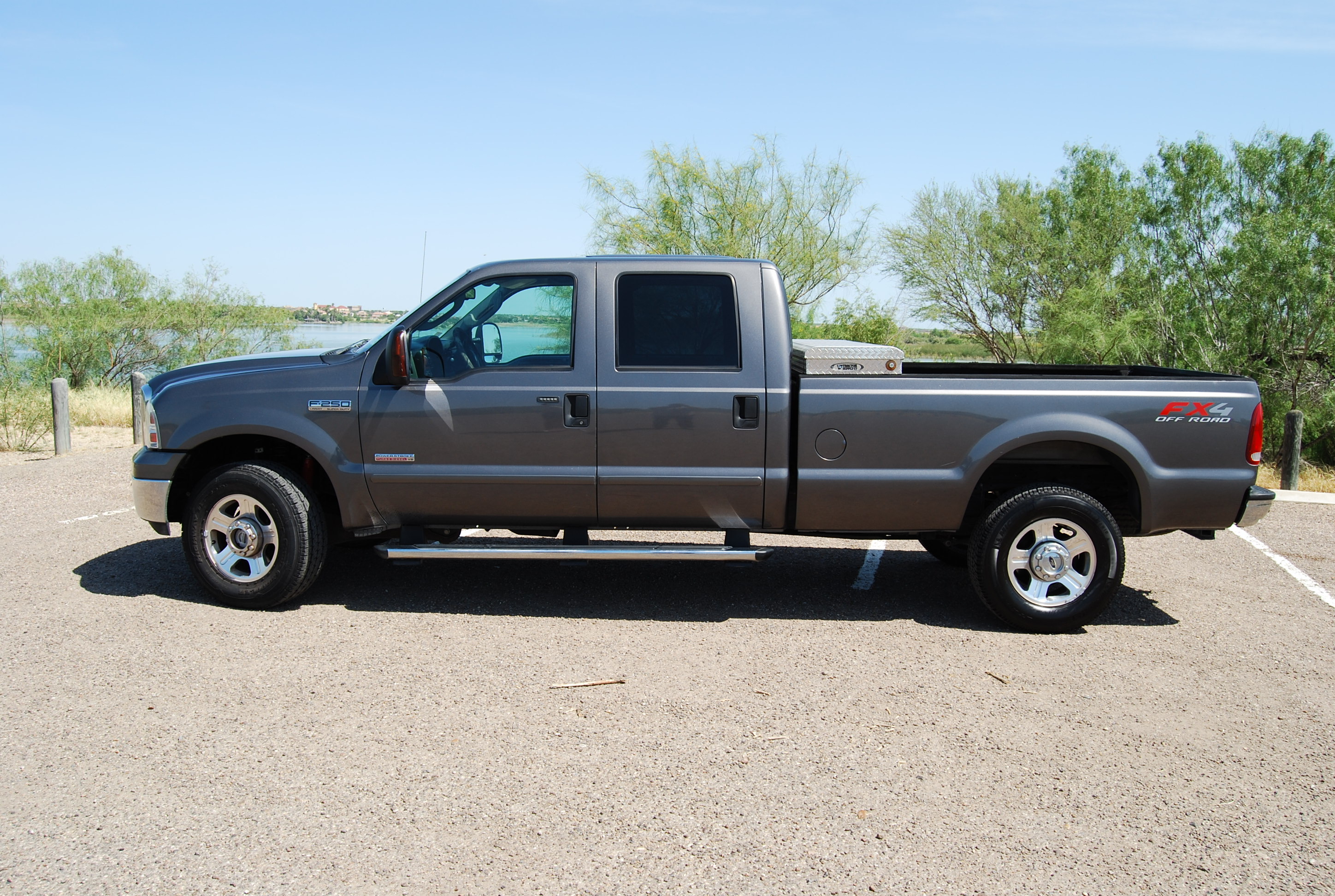 Used 2007 Ford F250 Lariat AWD/4WD image 1
