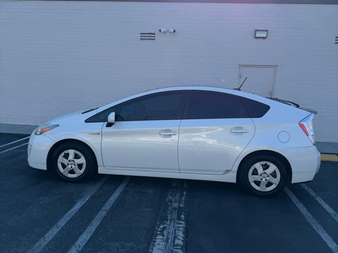 Used 2011 Toyota Prius Four w/ Solar Roof Pkg image 2
