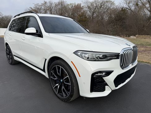 Used 2022 BMW X7 xDrive40i w/ M Sport Package AWD/4WD image 32