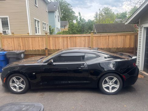 Used 2016 Chevrolet Camaro LT RWD image 6