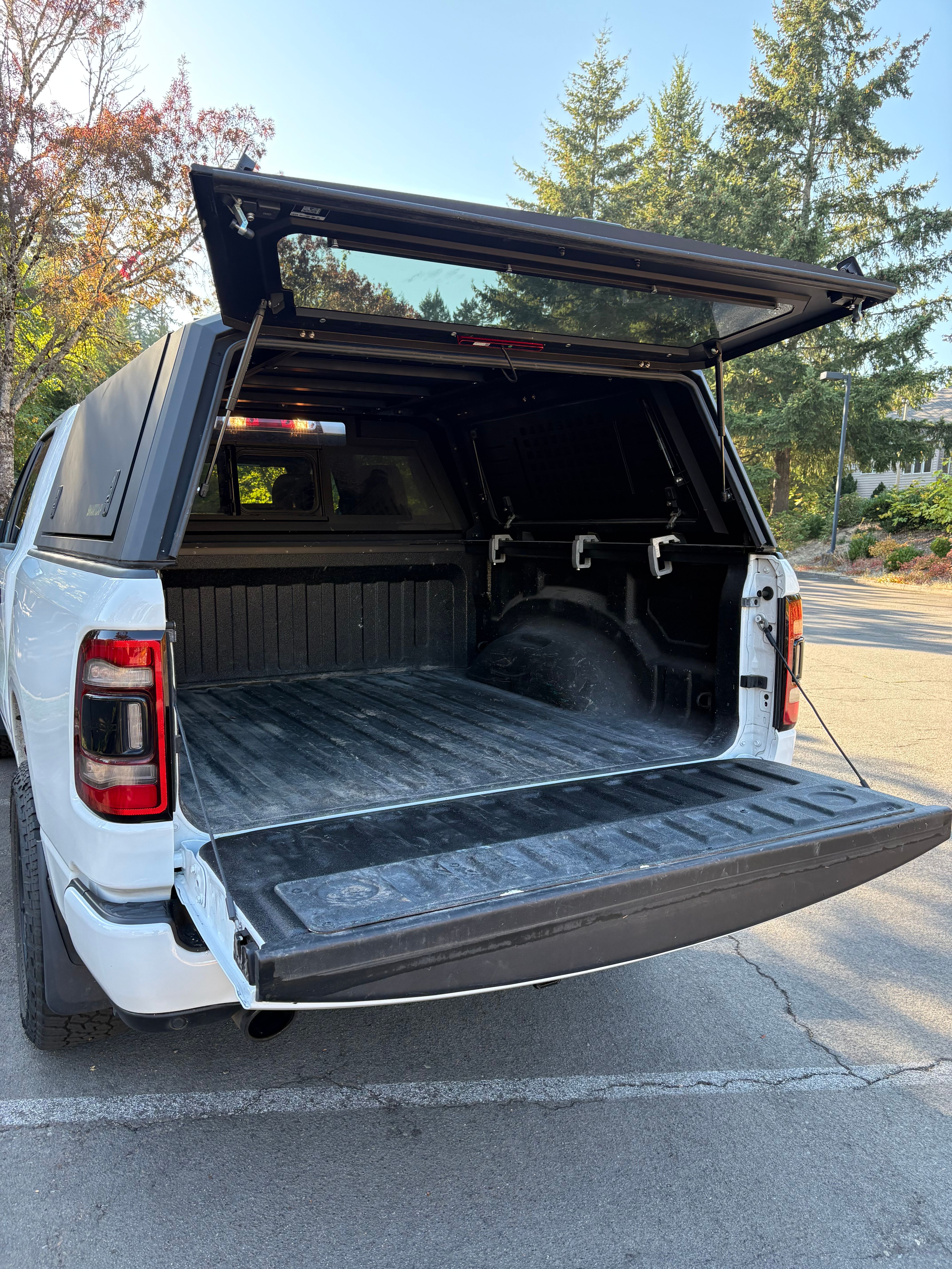 Used 2023 RAM 1500 Laramie AWD/4WD image 12