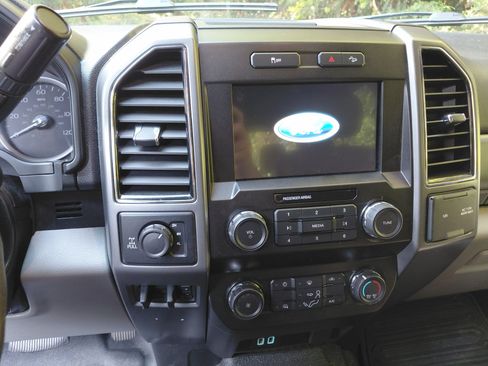 Used 2019 Ford F250 XLT w/ XLT Value Package image 11