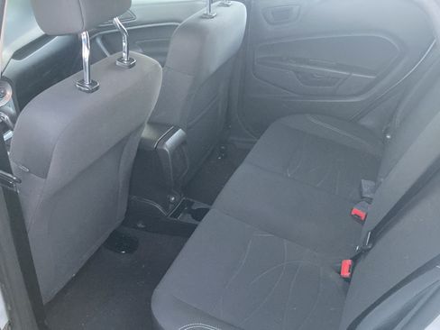 Used 2018 Ford Fiesta SE image 6