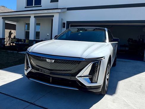 Used 2024 Cadillac Lyriq Tech image 1