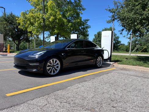 Used 2019 Tesla Model 3 Standard Range Plus RWD image 5