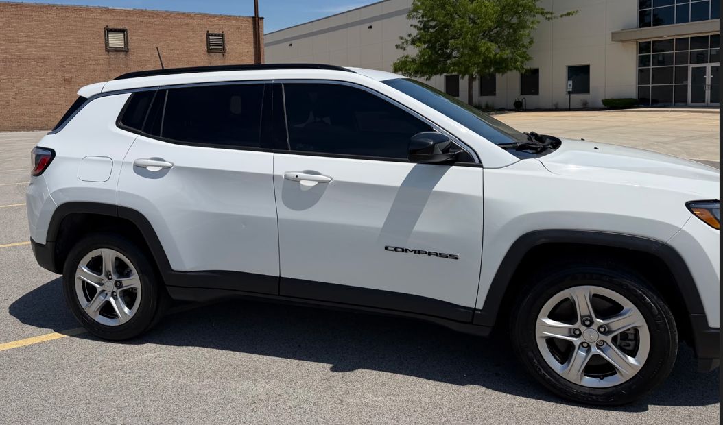 Used 2023 Jeep Compass Latitude AWD/4WD image 4