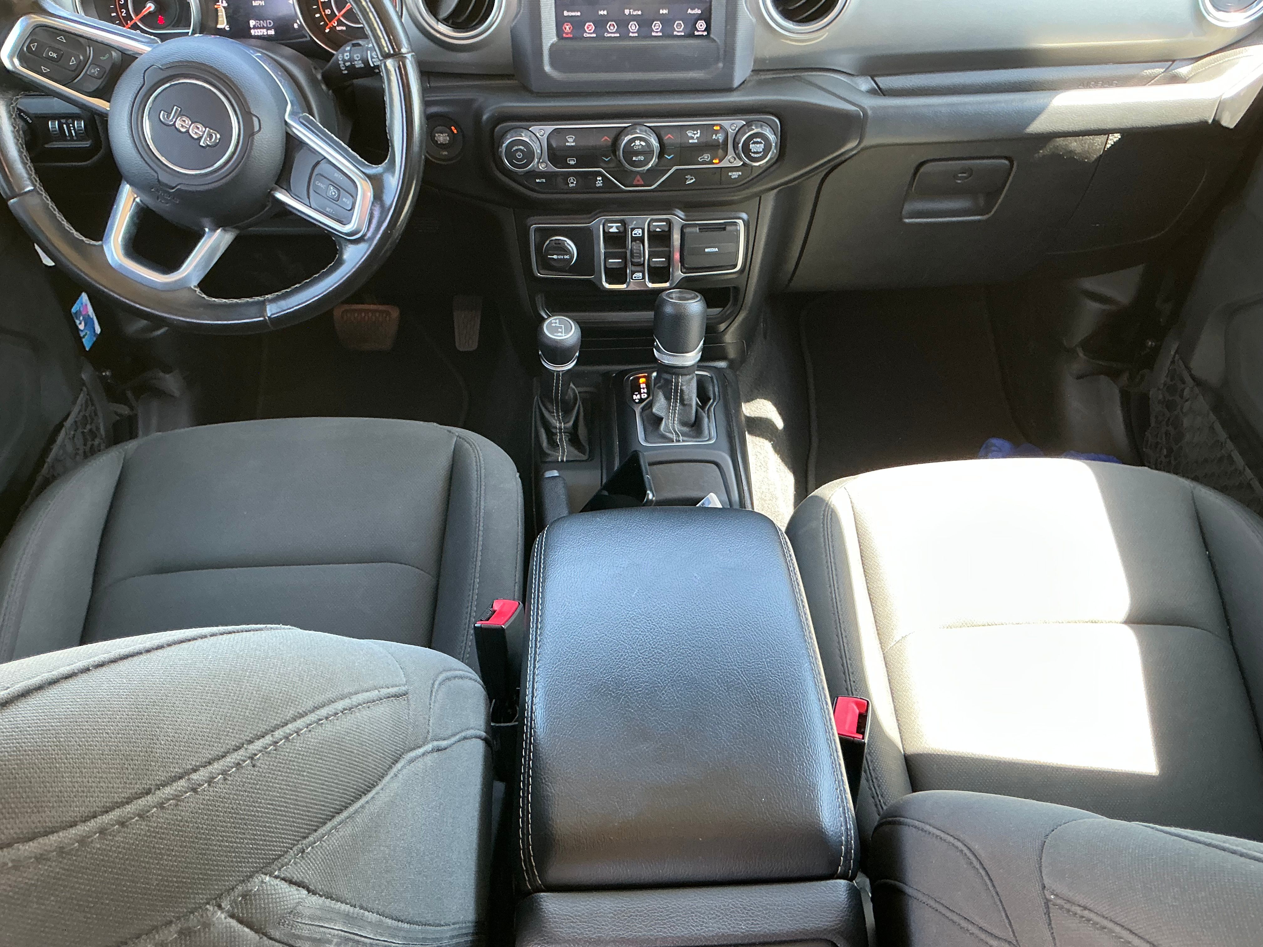 Used 2020 Jeep Wrangler Unlimited Sahara AWD/4WD image 9