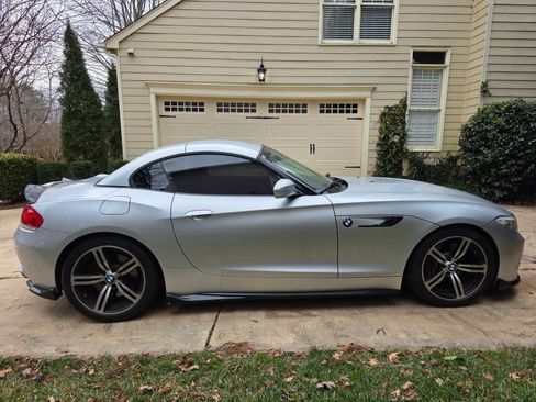Used 2011 BMW Z4 sDrive35is image 14