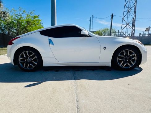 Used 2015 Nissan 370Z Coupe image 6