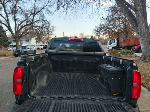 Used 2018 Chevrolet Colorado LT w/ Safety Package image 17