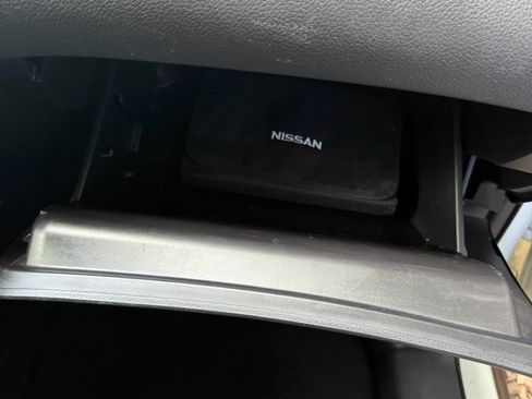 Used 2015 Nissan Rogue SV w/ SV Premium Package image 24