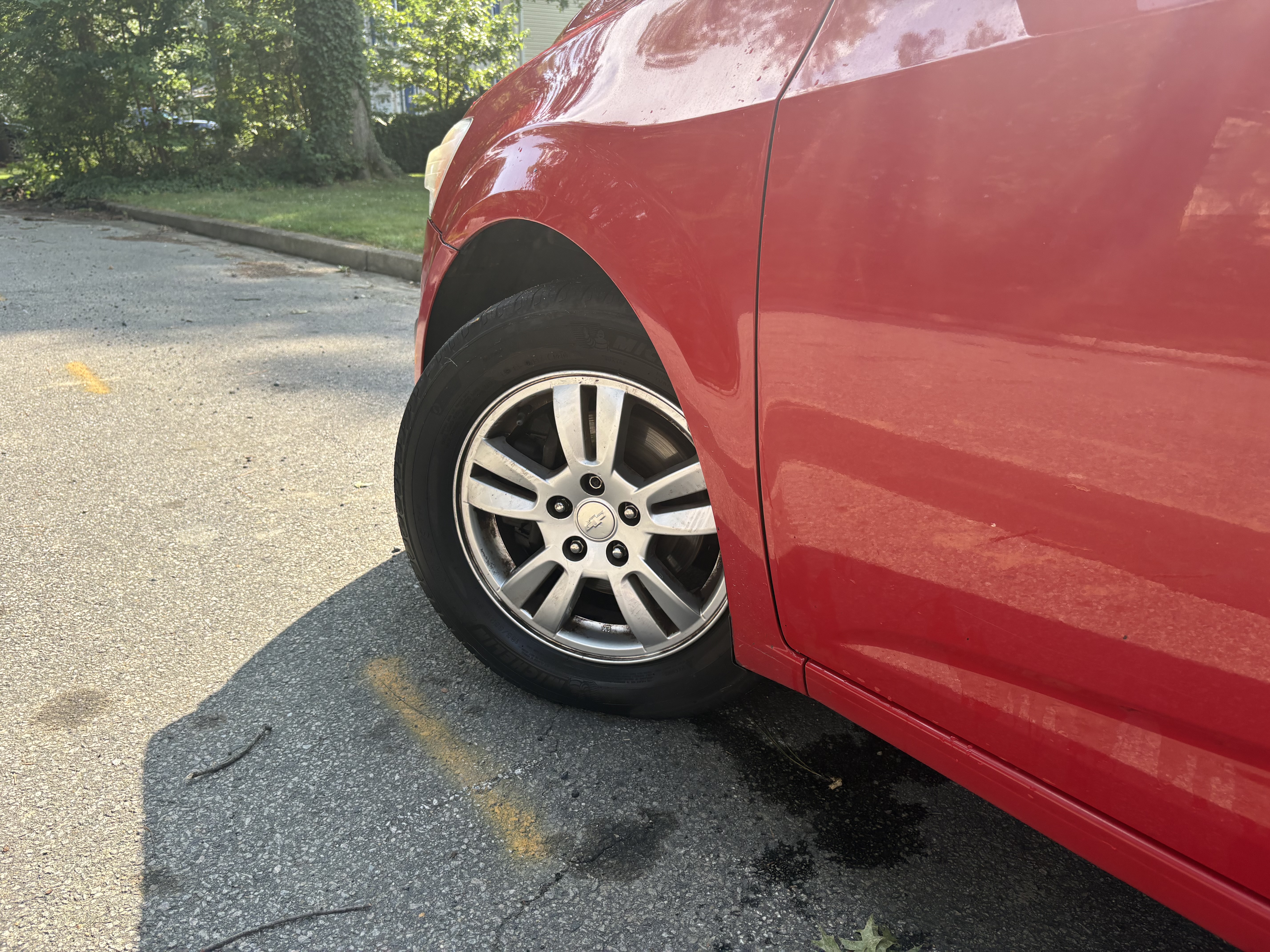 Used 2013 Chevrolet Sonic LT FWD image 2