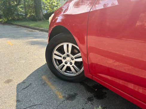 Used 2013 Chevrolet Sonic LT FWD image 2