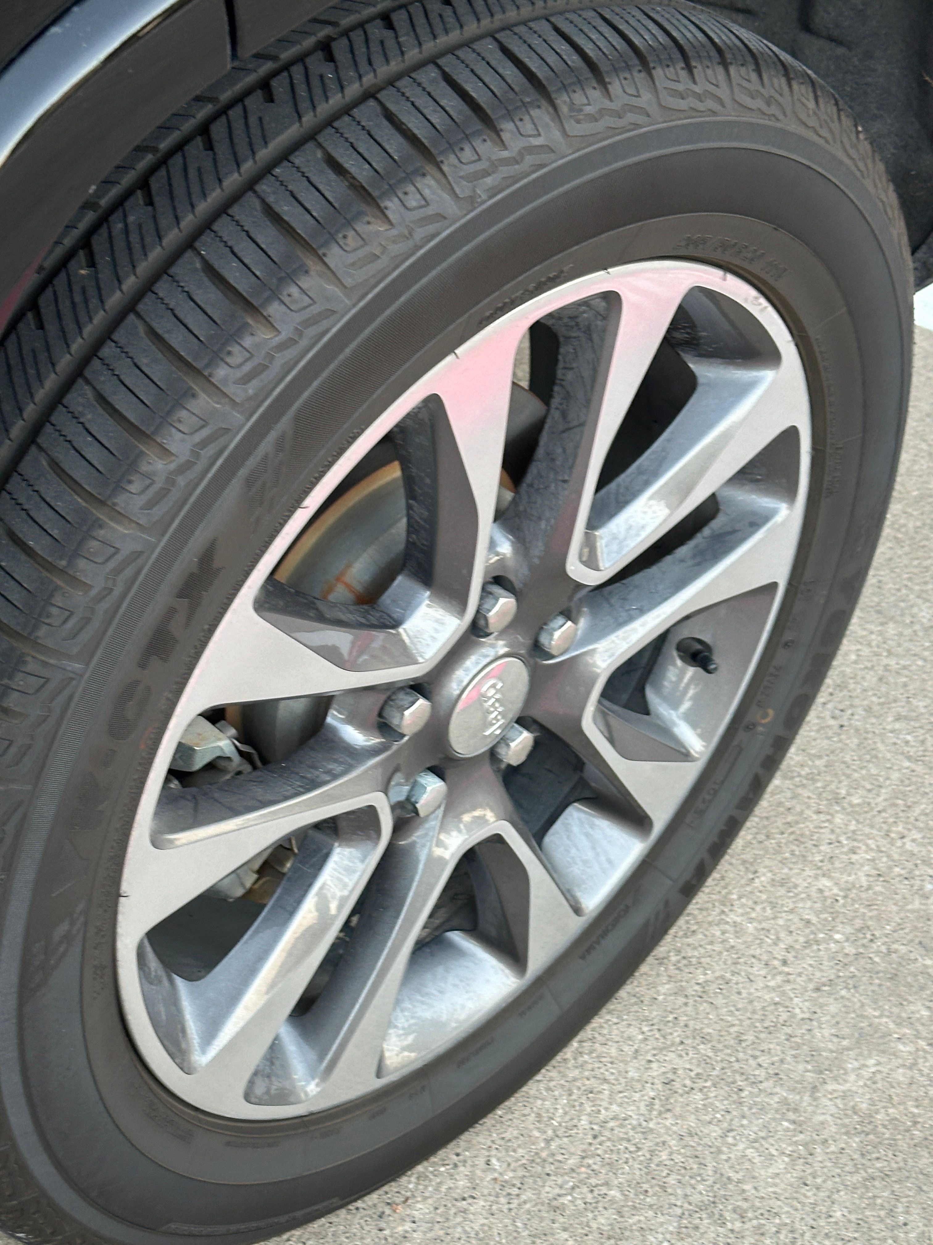 Used 2017 Jeep Grand Cherokee Overland RWD image 13