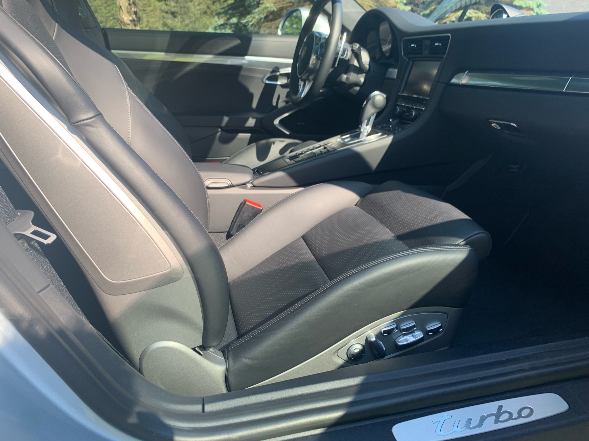 Used 2014 Porsche 911 4 Coupe AWD/4WD image 22