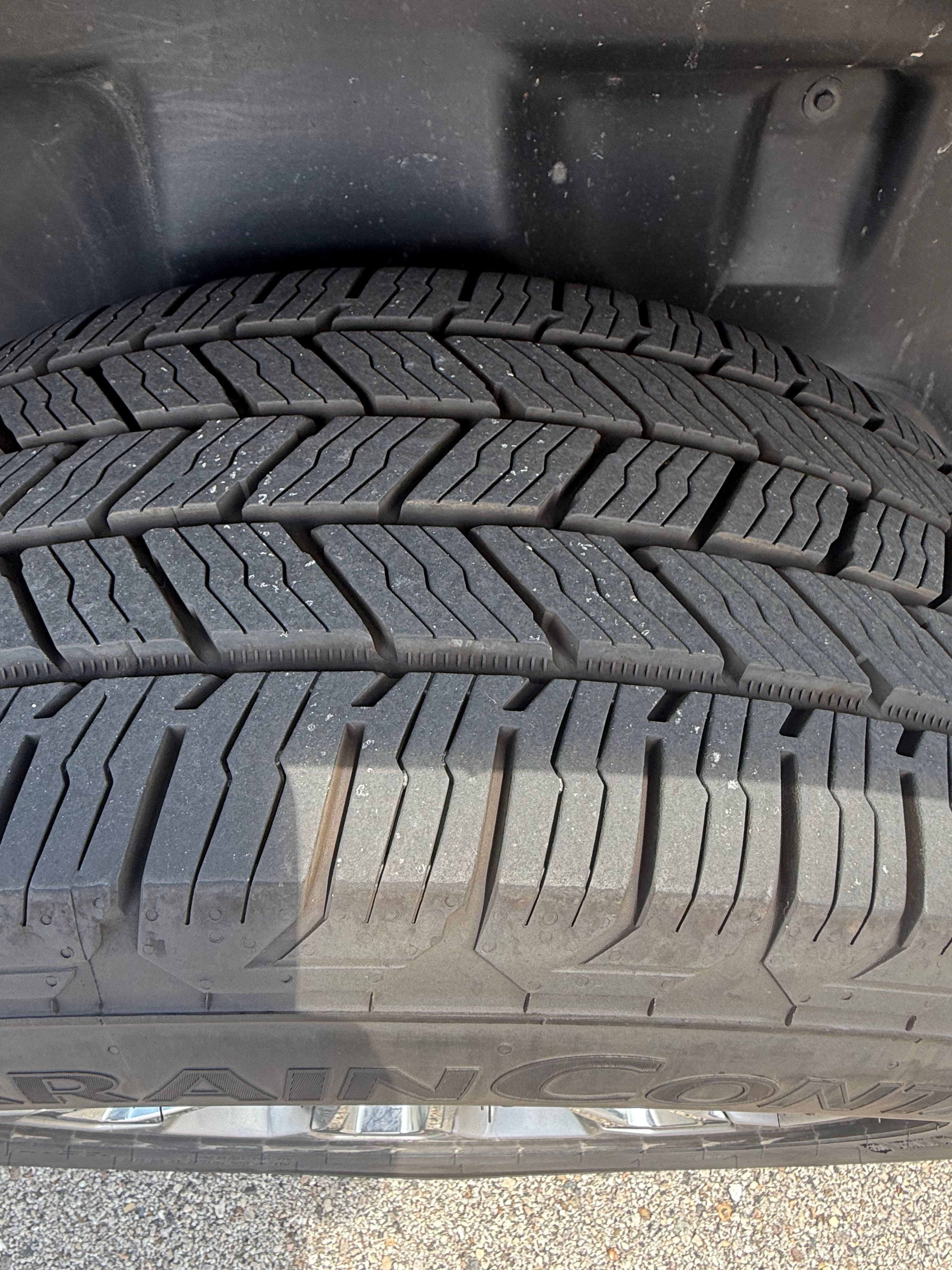 Used 2019 RAM 1500 Laramie w/ Sport Appearance Package AWD/4WD image 9