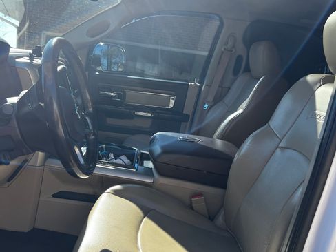 Used 2014 RAM 2500 Laramie w/ Convenience Group image 11