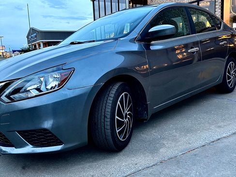 Used 2017 Nissan Sentra S image 2