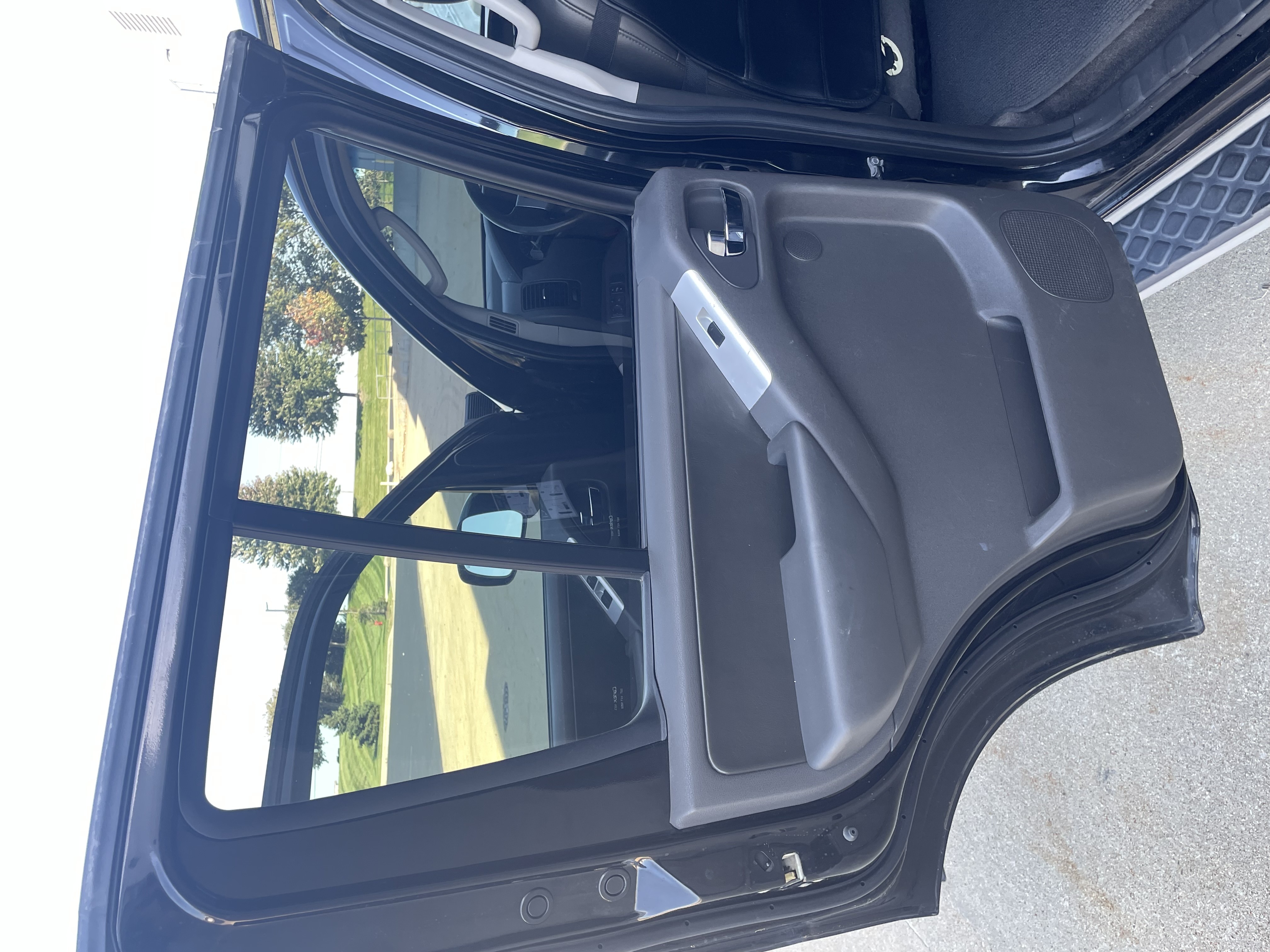 Used 2011 Nissan Pathfinder Silver AWD/4WD image 12