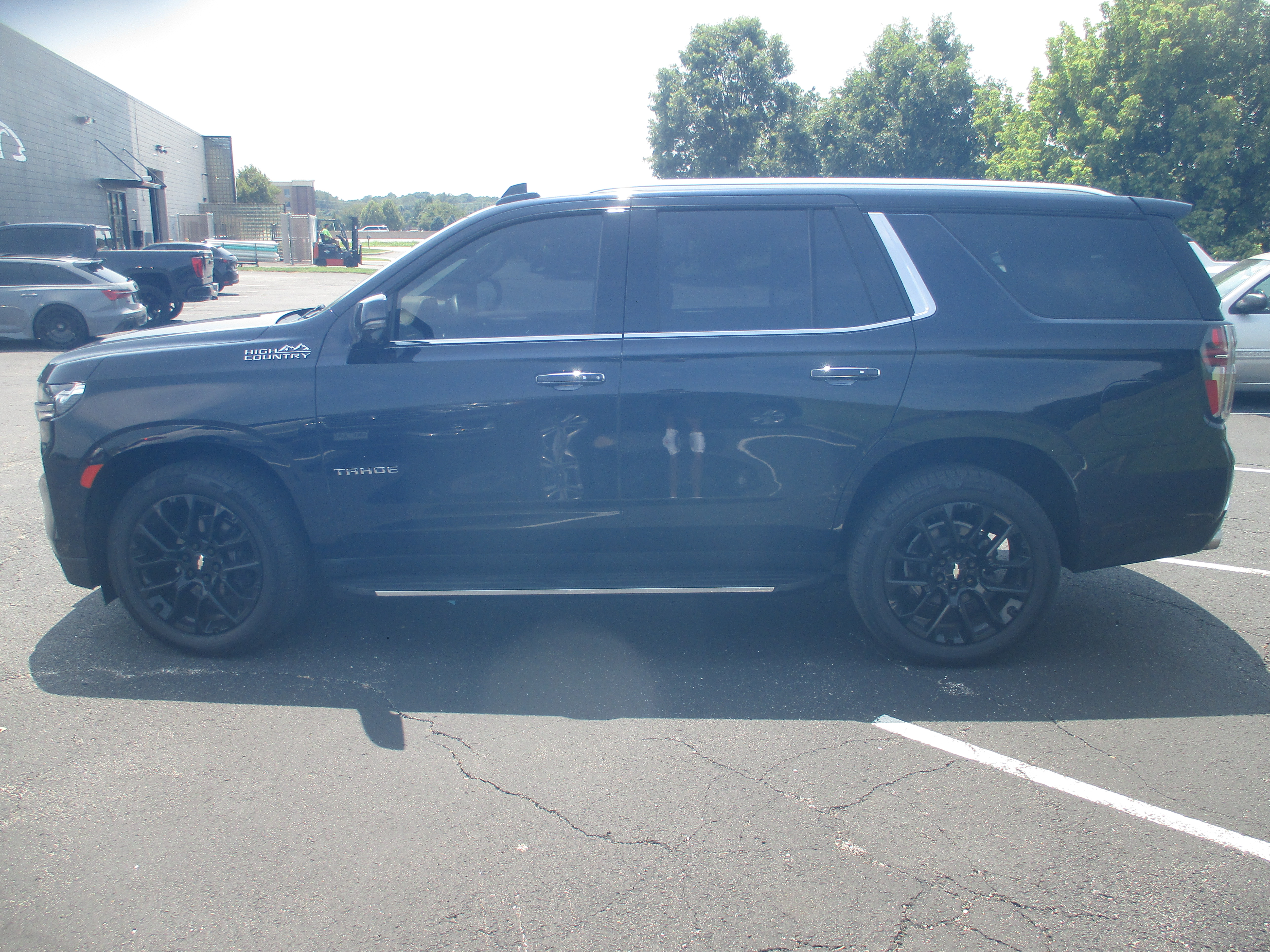 Used 2023 Chevrolet Tahoe High Country AWD/4WD image 5