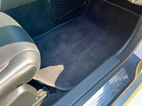 Used 2010 Mercedes-Benz E 550 Coupe image 12