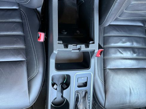 Used 2017 Ford Escape Titanium FWD image 11