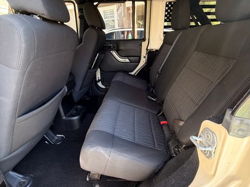 Used 2011 Jeep Wrangler Unlimited Sport image 8