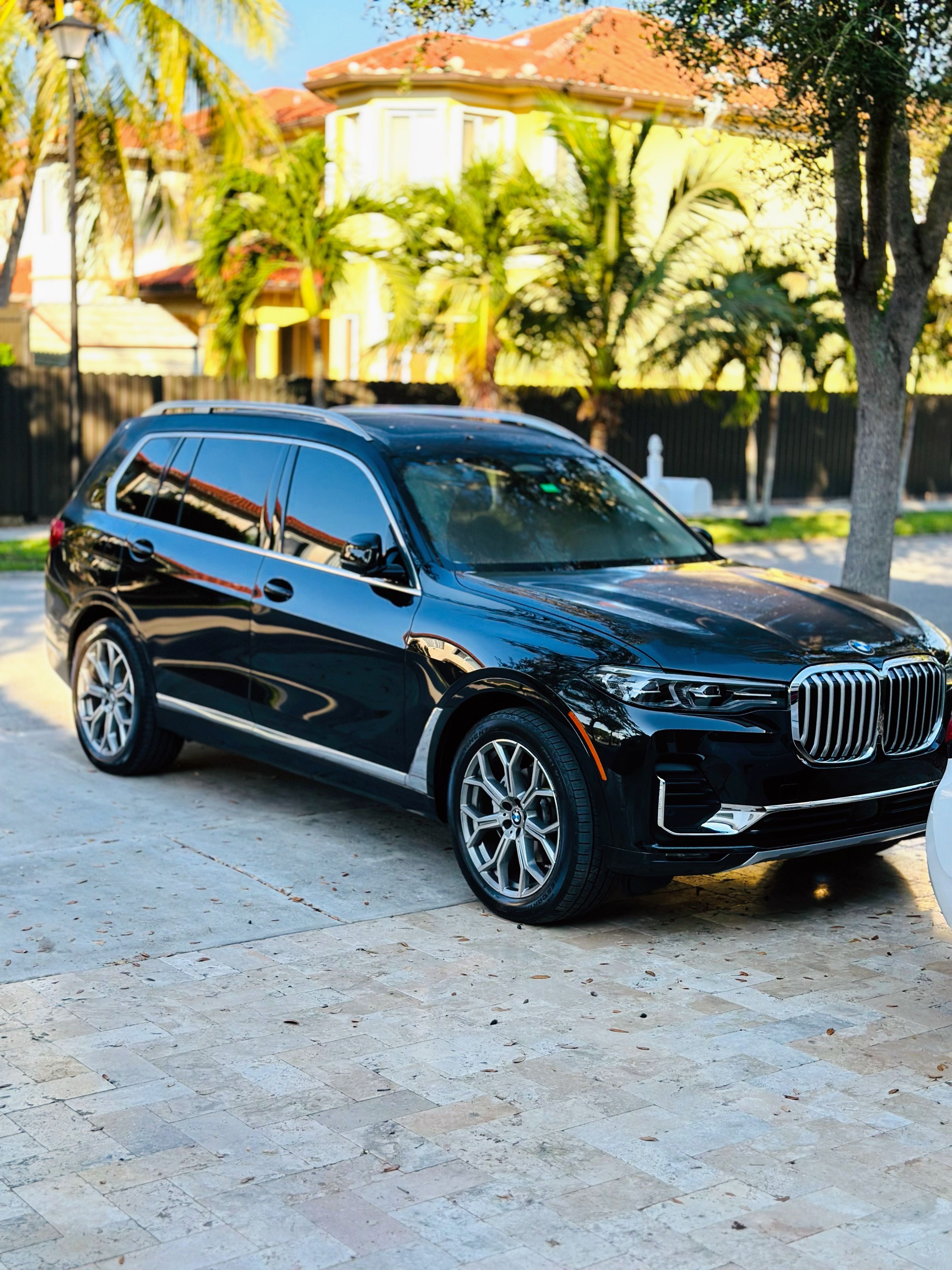 Used 2022 BMW X7 xDrive40i w/ Premium Package AWD/4WD image 15