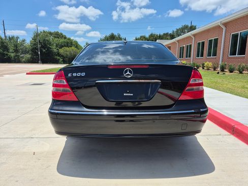 Used 2005 Mercedes-Benz E 500 Sedan image 5