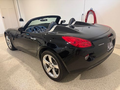 Used 2006 Pontiac Solstice Convertible w/ Premium Package RWD image 15