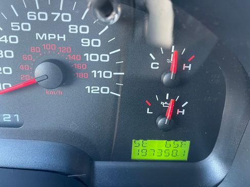 Used 2006 Ford F150 XLT image 16