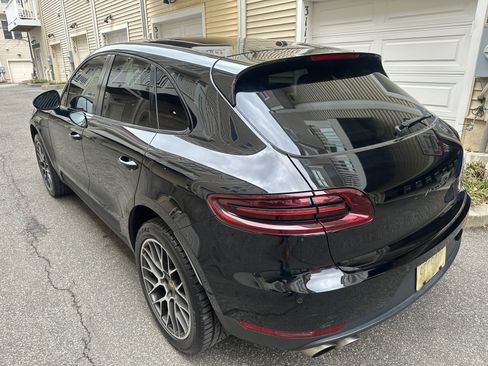 Used 2017 Porsche Macan S image 8