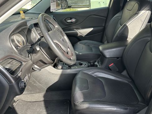 Used 2020 Jeep Cherokee Limited image 8