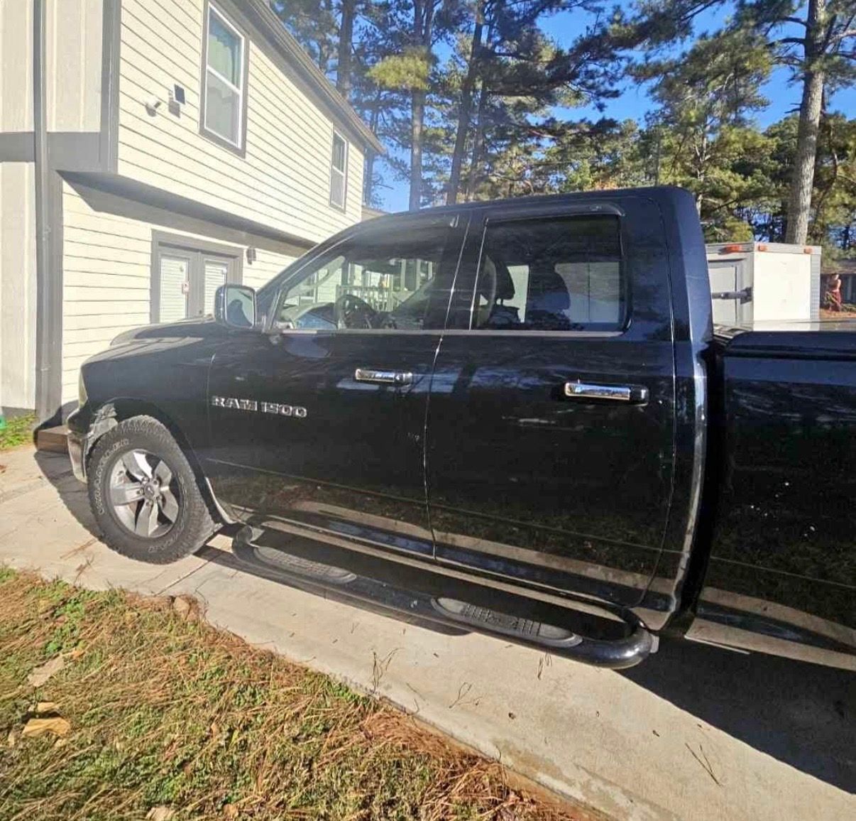 Used 2012 RAM 1500 Classic SLT RWD image 2