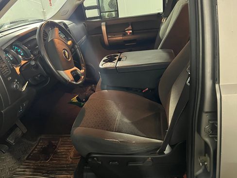Used 2008 Chevrolet Silverado 2500 LT w/ 1LT Convenience Package image 10