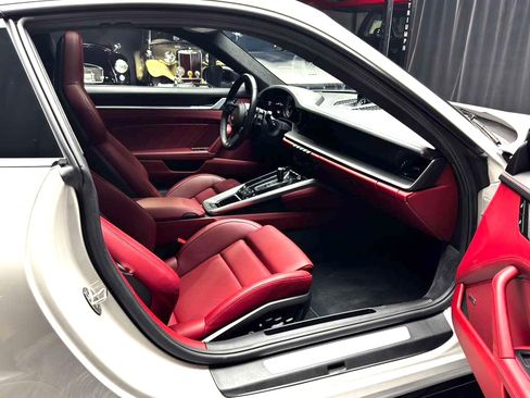 Used 2022 Porsche 911 Turbo S image 9