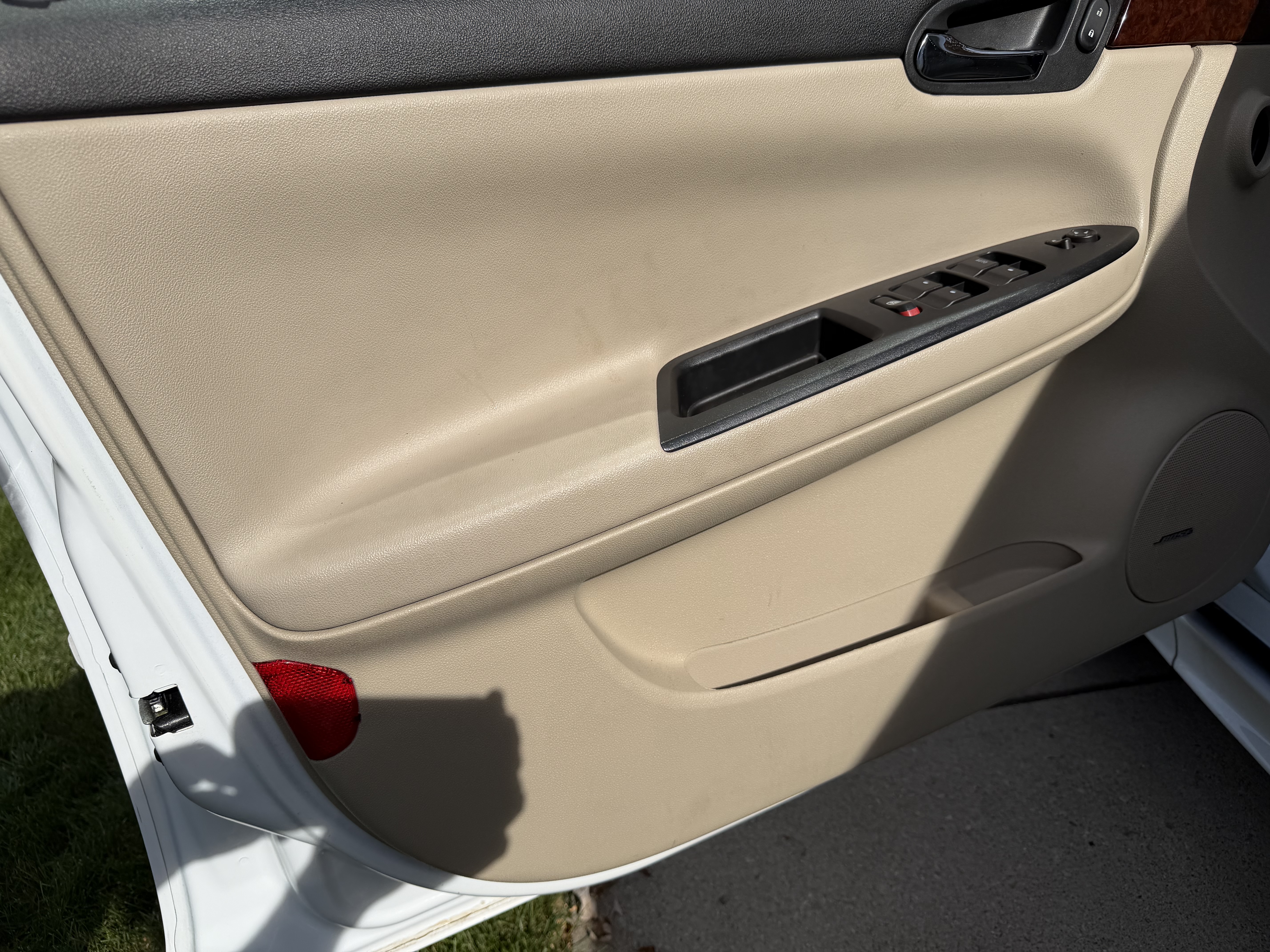 Used 2011 Chevrolet Impala LT w/ Luxury Edition Package FWD image 9