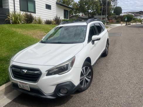 Used 2019 Subaru Outback 2.5i Limited w/ Popular Package #2 AWD/4WD image 4