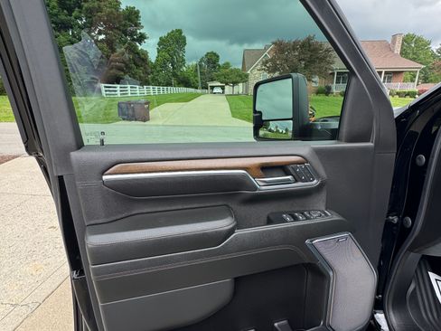 Used 2024 Chevrolet Silverado 3500 High Country w/ High Country Premium Package AWD/4WD image 15
