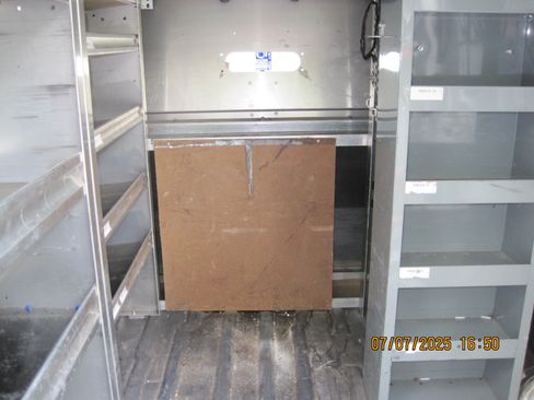 Used 2011 Ford Transit Connect XLT image 9