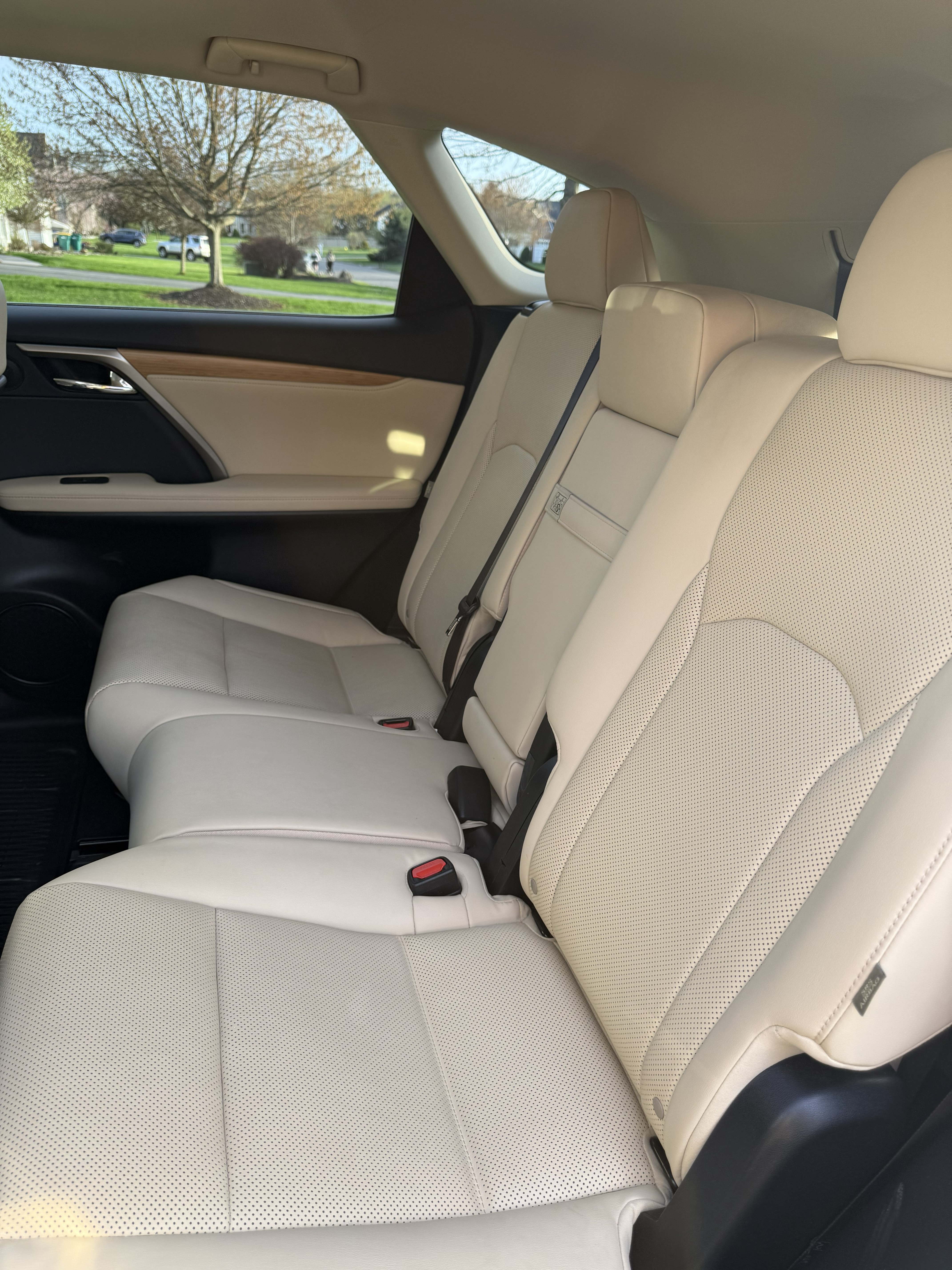 Used 2022 Lexus RX 350L Premium w/ Premium Package AWD/4WD image 10