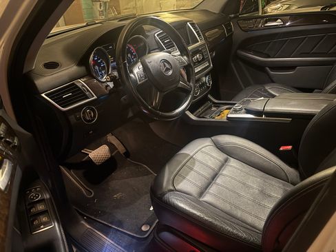 Used 2015 Mercedes-Benz GL 450 4MATIC image 9