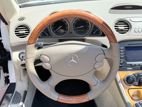 Used 2007 Mercedes-Benz SL 550 image 8
