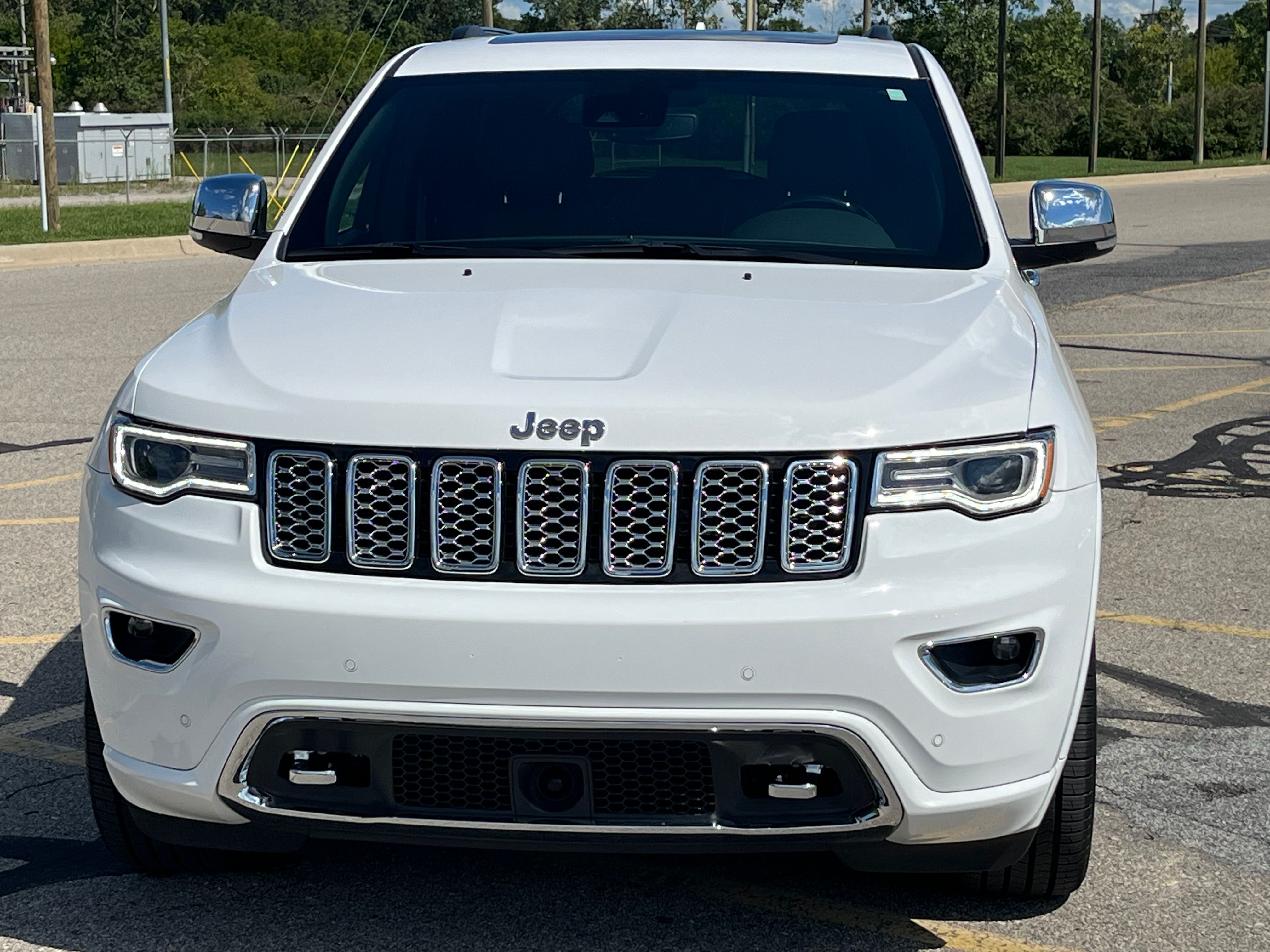 Used 2021 Jeep Grand Cherokee Overland AWD/4WD image 8