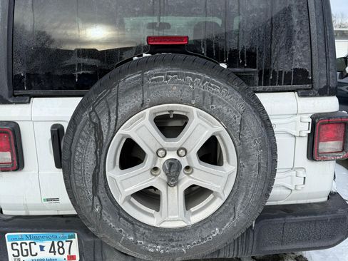 Used 2023 Jeep Wrangler Sport image 5