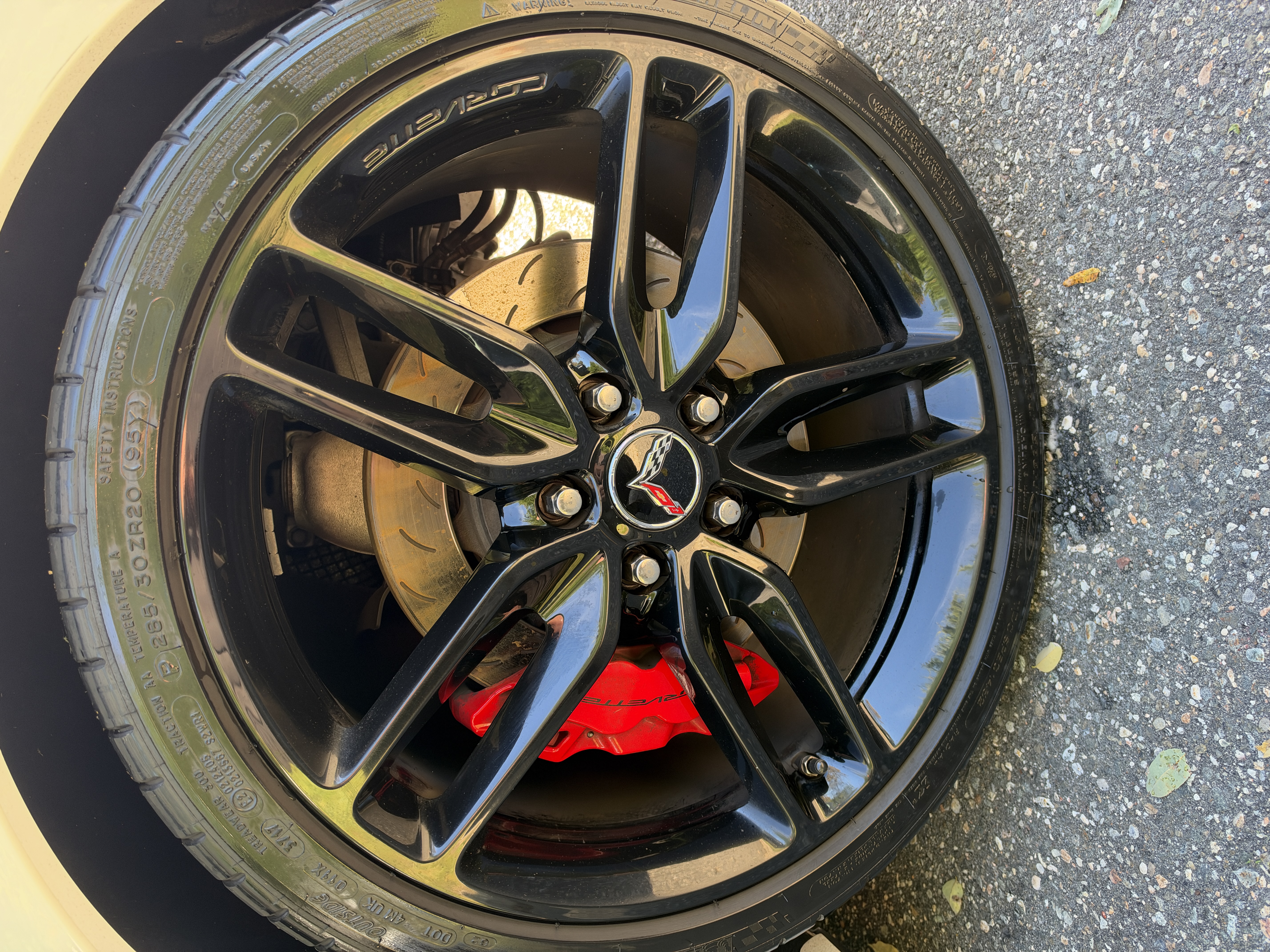 Used 2015 Chevrolet Corvette Stingray Coupe w/ 2LT Preferred Equipment Group RWD image 21